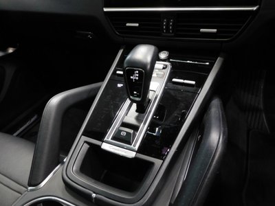 صورة 7 لـ 2021 Porsche CAYENNE