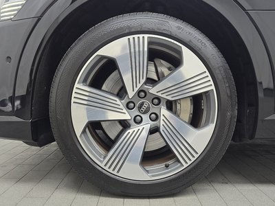 AUDI E-TRON - 6