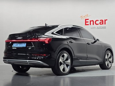 AUDI E-TRON - 3