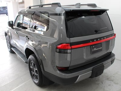 2025 Lexus GX thumbnail 12