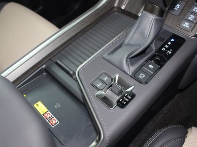2025 Lexus GX thumbnail 43