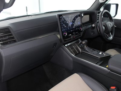 2025 Lexus GX thumbnail 37
