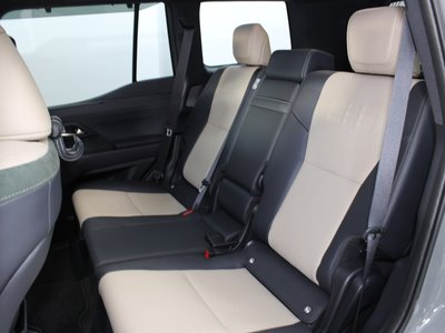 2025 Lexus GX thumbnail 17