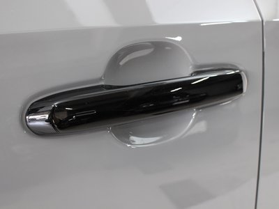 2025 Lexus GX thumbnail 28