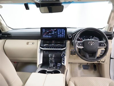 TOYOTA LAND CRUISER - 5