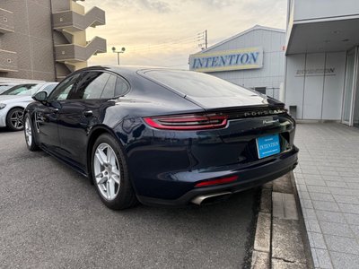 PORSCHE PANAMERA - 3