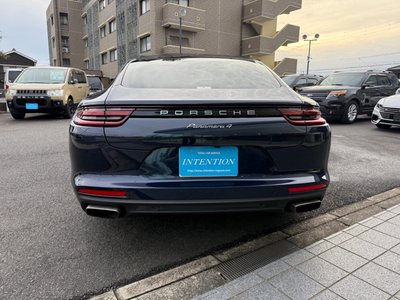 PORSCHE PANAMERA - 4