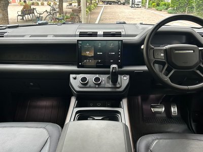 LAND ROVER DEFENDER - 5