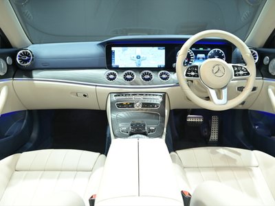MERCEDES-BENZ E-CLASS - 10
