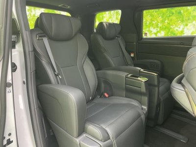 2025 TOYOTA ALPHARD photo 5