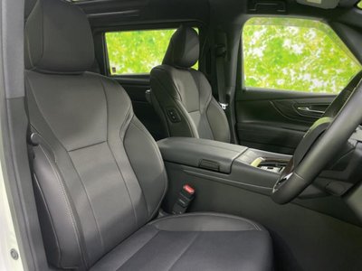 2025 TOYOTA ALPHARD photo 4