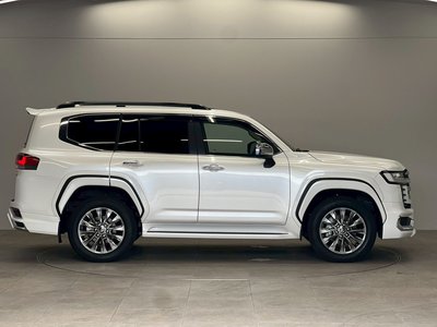 TOYOTA LAND CRUISER 300 - 6