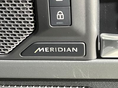 LAND ROVER DEFENDER - 10