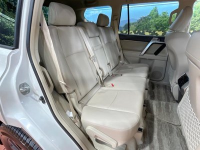 TOYOTA LAND CRUISER PRADO - 9