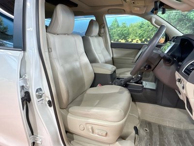 TOYOTA LAND CRUISER PRADO - 8