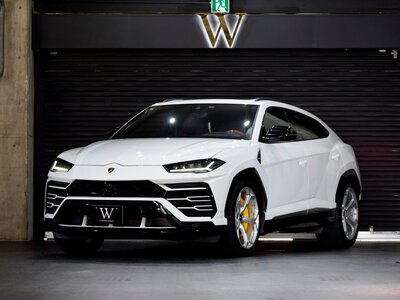 LAMBORGHINI URUS - 5
