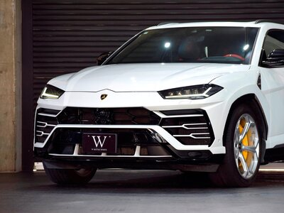 LAMBORGHINI URUS - 7