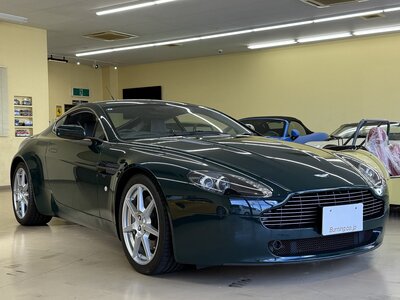 ASTON MARTIN V8