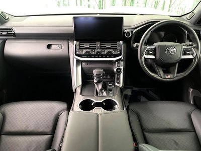TOYOTA LAND CRUISER 300 - 2