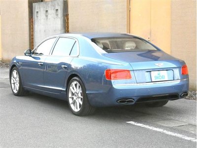 2018 Bentley FLYING SPUR — миниатюра 16