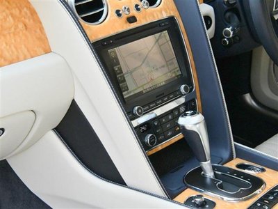 2018 Bentley FLYING SPUR — миниатюра 44