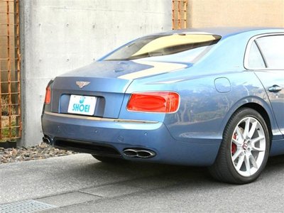 2018 Bentley FLYING SPUR — миниатюра 21