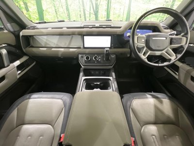 LAND ROVER DEFENDER - 2