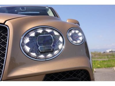 BENTLEY BENTAYGA - 7