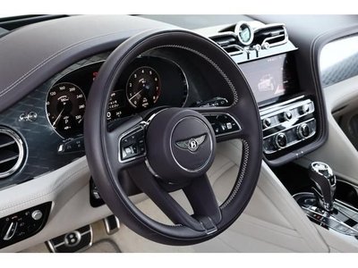 BENTLEY BENTAYGA - 4