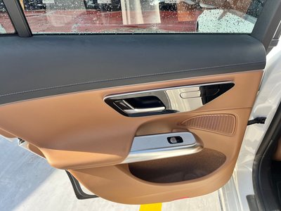 MERCEDES-BENZ E-CLASS - 8