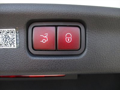 MERCEDES-BENZ C-CLASS - 8