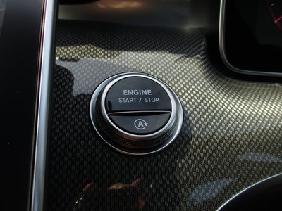 صورة مصغرة 33 لـ 2025 Mercedes-BENZ C-CLASS
