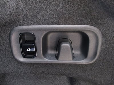 MERCEDES-BENZ C-CLASS - 10