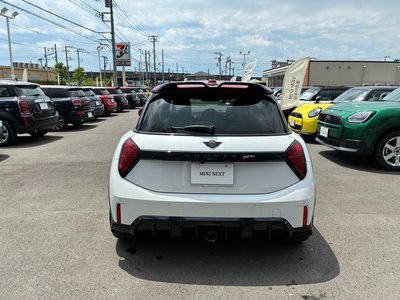 2025 MINI COOPER photo 6