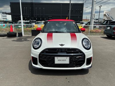 2025 MINI COOPER photo 2