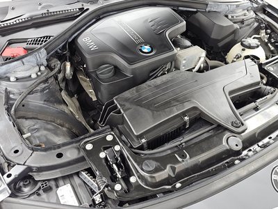 صورة 7 لـ 2017 BMW 3 SERIES
