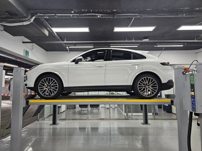 2020 Porsche CAYENNE thumbnail 13