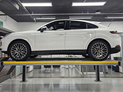 PORSCHE CAYENNE - 8