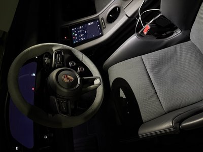 2025 Porsche TAYCAN 照片 9