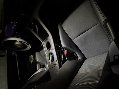 2025 Porsche TAYCAN 照片 10