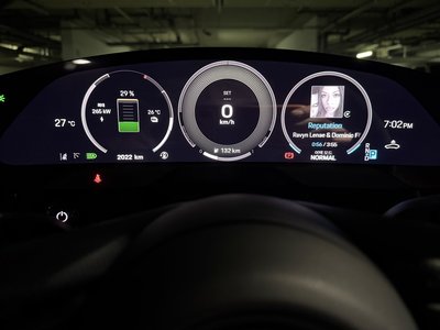 2025 Porsche TAYCAN 照片 8