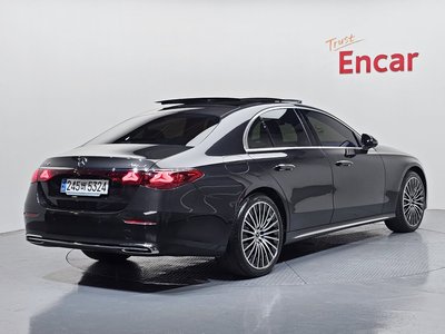 MERCEDES-BENZ E-CLASS - 4