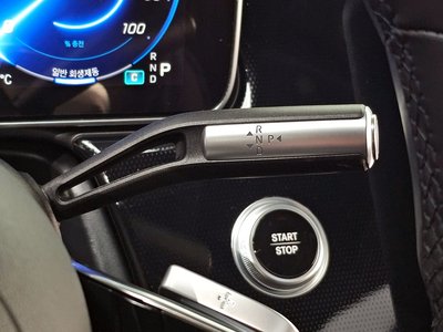 MERCEDES-BENZ EQS - 9