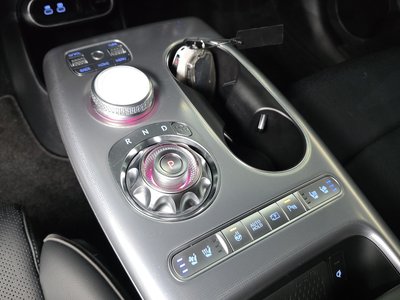 2022 Genesis GV60 — миниатюра 12