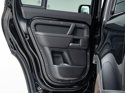 LAND ROVER DEFENDER - 5