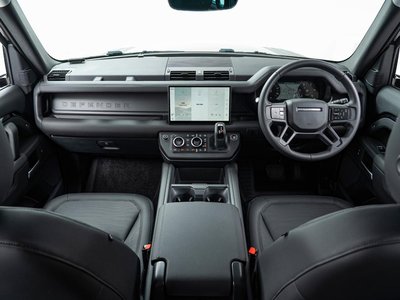 LAND ROVER DEFENDER - 2