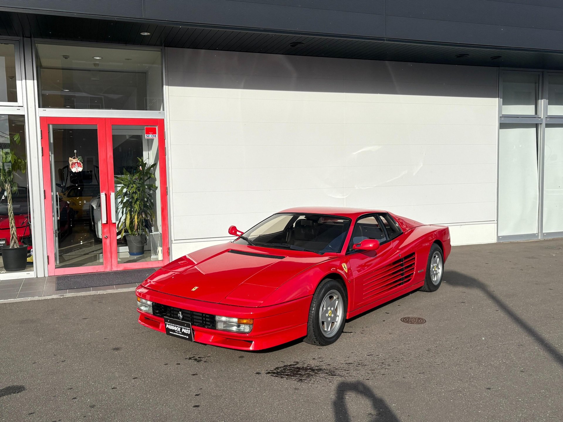 FERRARI TESTAROSSA - View 1
