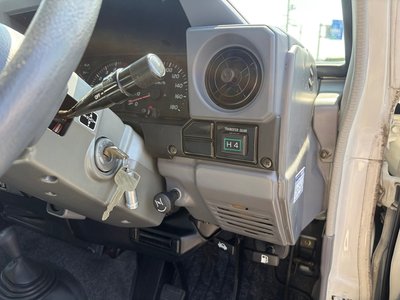2004 Toyota LAND CRUISER 70 — миниатюра 24