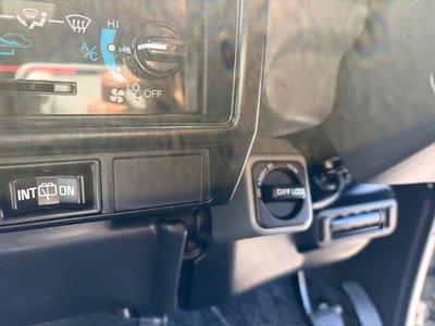 2004 Toyota LAND CRUISER 70 — миниатюра 29