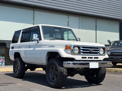 2004 Toyota LAND CRUISER 70 photo 1